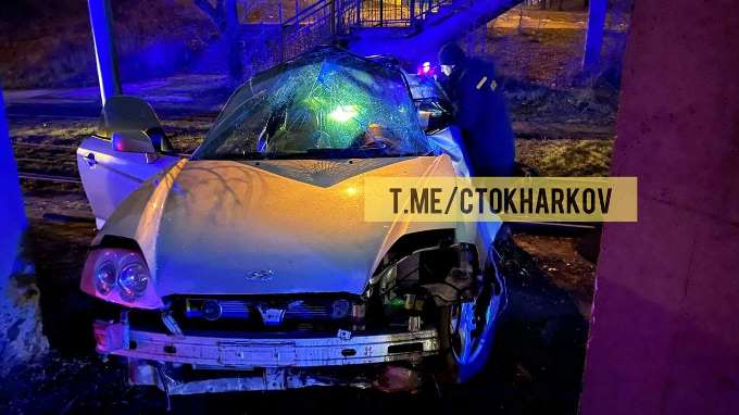 ДТП Харьков: автомобиль Hyundai разбился на улице Автогенной, 7